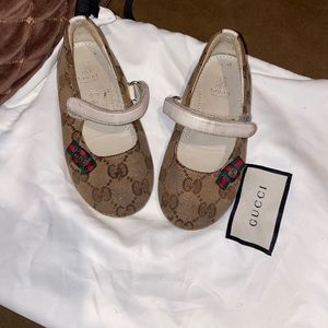 Kids Gucci shoes size 24 European size( 7.5 in US)